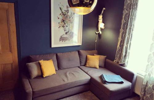 Handbridge in Chester sleeps 7 with BT Sports & Pac-man - Photo 1