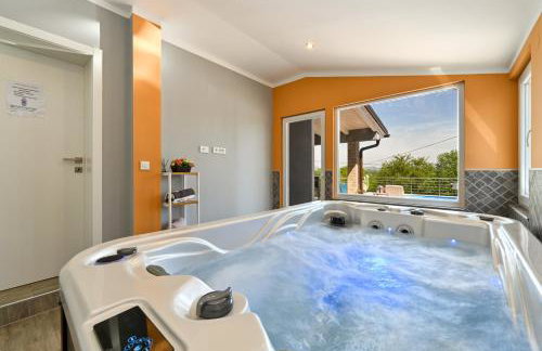 CVETKOVA HIŽA sa JACUZZIJEM - Foto 10