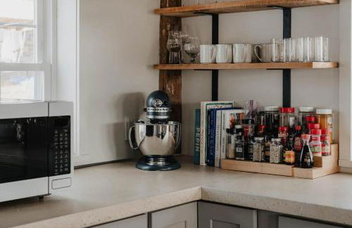 Luxe Gabel Farmhouse Fire Pit & Country Views - Foto 13