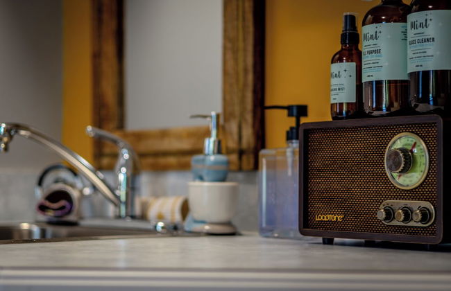 Rayleigh River Retreat - Garden Oasis - Photo 46