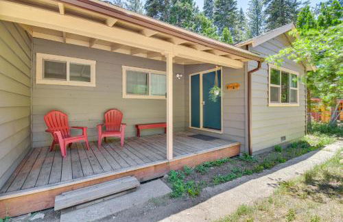 Cozy Retreat with Deck about 2 Mi to Pinecrest Lake! - Foto 34