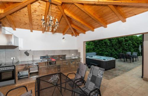 Villa Buroli with Pool, Sauna and Jacuzzi - Foto 5