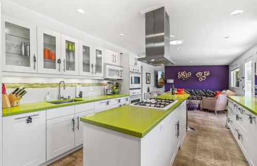 Palm Springs Home with a Resort Style Backyard -Joy pool hot tub views - Foto 20