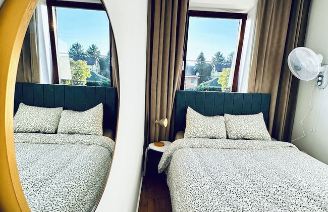 Cozy 3BR Apt with Garden Sleeps 10 - Foto 77
