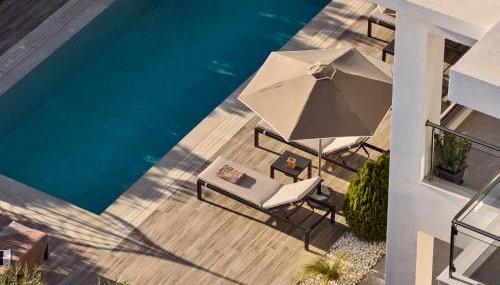 Solis Ortus Villa, a Sublime Sanctuary with Pool, By ThinkVilla - Foto 3, sunbed