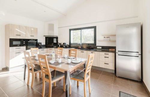 Beautiful contemporary villa 160 m with pool - Foto 6