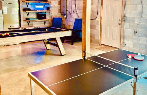 MOONLIGHT MOUNTAIN MANOR - Cedar Hot Tub, Views & Games - Foto 46