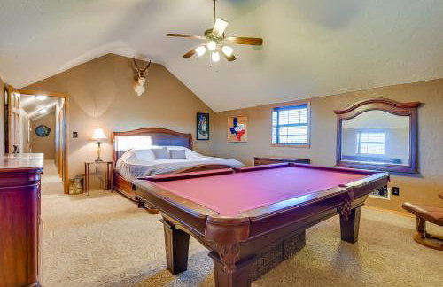 Cozy Strawn Cabin with Pool Access - Near Lake! - Foto 11