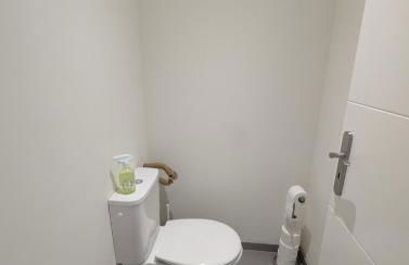 Superbe T2 neuf - 5min du centre au calme avec vue sur prairie - Foto 5