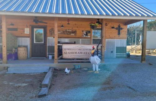 Texas State Glamping in this Charming Cabin Rental for Six in Pipe Creek - Foto 24