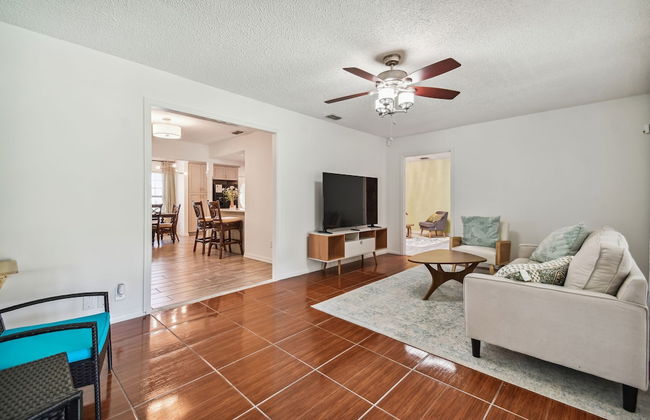 TRANQUILITY. Gated Estate Home. Privacy. - Foto 6