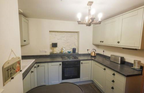 The Oak House - Photo 13