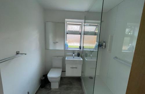 Lovely 2 bedroom apartment with a garden - Photo 14