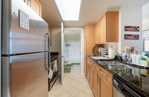 Luxury Stay-Free Parking-Amazon HQ-Nearby DC-Wifi-Pool-Gym - Photo 9