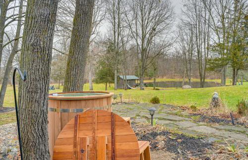 Custom-Built Clarklake Cabin: Sauna & Cold Plunge! - Photo 42