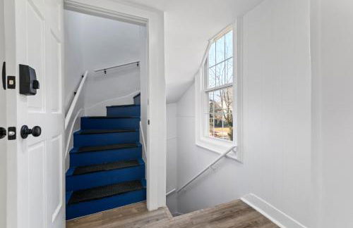 Cozy Gem in the Heart of East Rock with FREE Parking near Yale and DT - Foto 16