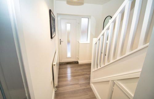3 Bed Semi - Refurbished High Standard - Off Street Parking - Large Garden - Dog Friendly - Fast Wifi - Foto 12