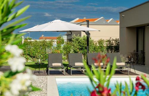 Villa Daleo with heated pool and jacuzzi near Porec - Foto 2