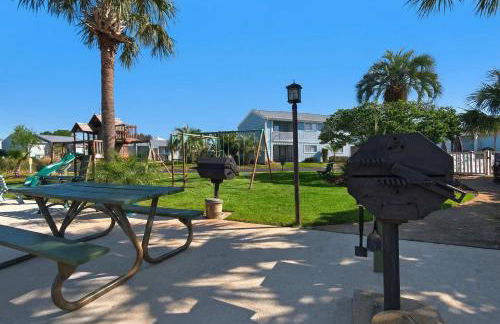 Steps to the Beach Pool Courts Family Fun - Foto 57