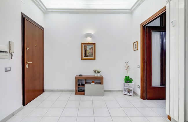 Cozy 2-Bedroom Flat with Balcony - Foto 2