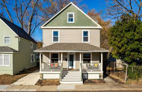 Cleveland Escape - Hot Tub - Karaoke Machine - Sleeps 12 - Foto 36