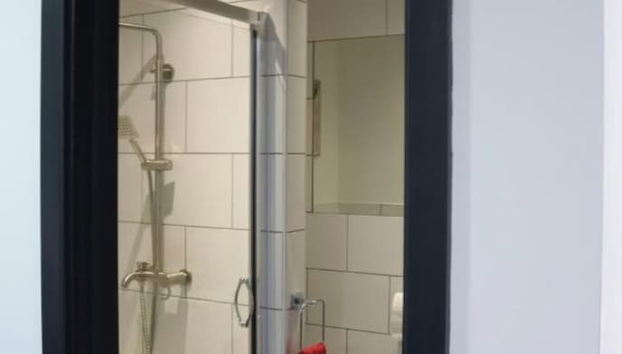 1 Bed Flat - Sleeps 2 - Parking - Balcony - Wifi - Foto 4, Baño