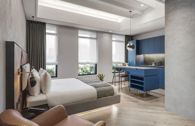 The Denizen - Photo 5