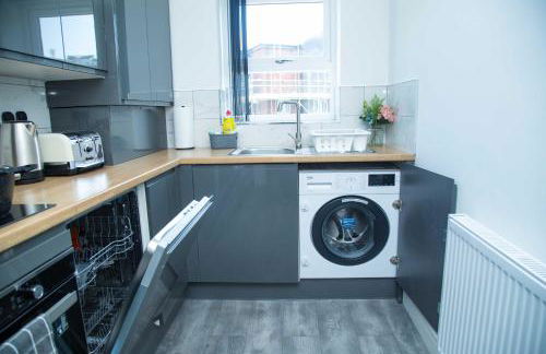 Bridge Court by Sterling Edge Apartments - Luxury Aparthotel - Stylish 1-bed Apartments - Balcony with Canal View or Private Garden - Free Parking - Foto 74