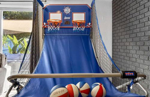 Family Putting Green Oasis BBQ Cornhole Heated Pool - Foto 31