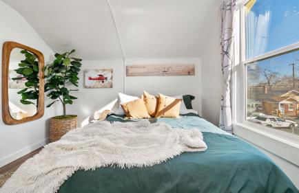 Midtown Flight Deck: 2BR Gem - Foto 24