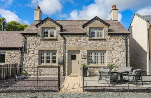 Lleiniog Cottage - Photo 1