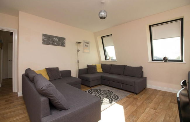 Stayzo Castle Penthouse 17 - A Clean Fresh Modern Apartment With Free Wi-fi - Foto 1