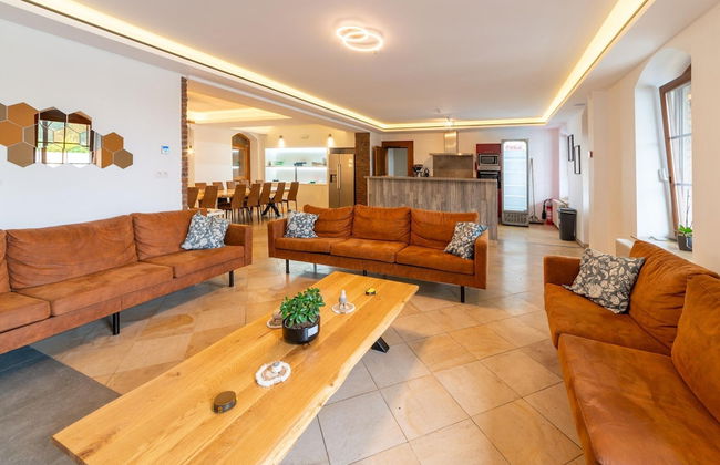 Former Hotel with Swimming Pool, Hot Tub, Sauna for Family Groups - Foto 11