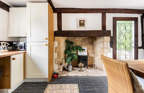 Cotswold Cheltenham, whole house with hot tub - Photo 44