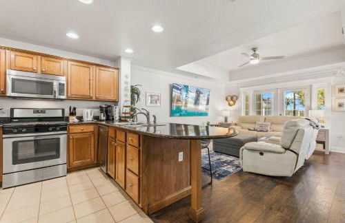 New Poolside Reunion Retreat Near Orlando Attractions - Foto 12