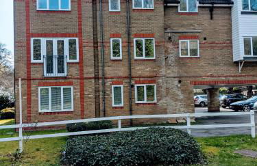 Oaklawn Apartment - Sleeps 4 Parking & Garden - Photo 81