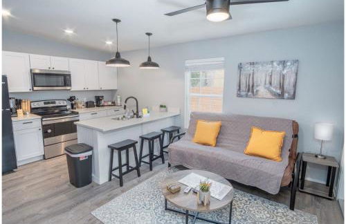 Cozy and Lovely 2BR 1BA Apt#b Near Lively Downtown - Foto 8