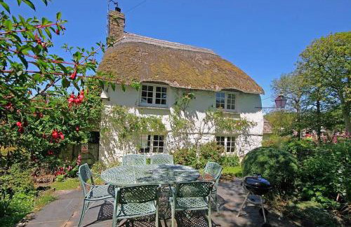 Putsborough Manor 3 Self Catering Cottages with Beach a short walk, dog friendly all year, On site Tennis, Play Area, Paddock, Spa baths, BBQ, Private Gardens, Superfast WIFI - Photo 34