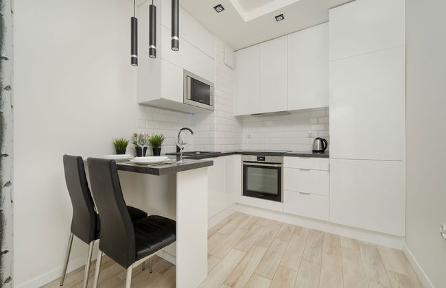 Wrocław Haven Apartment by Renters - Photo 10