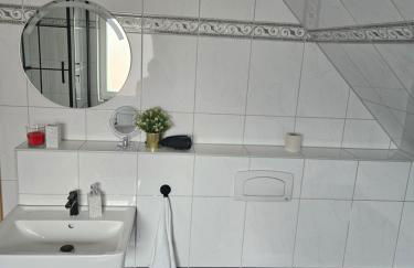 Cozy house and free parking - Foto 18