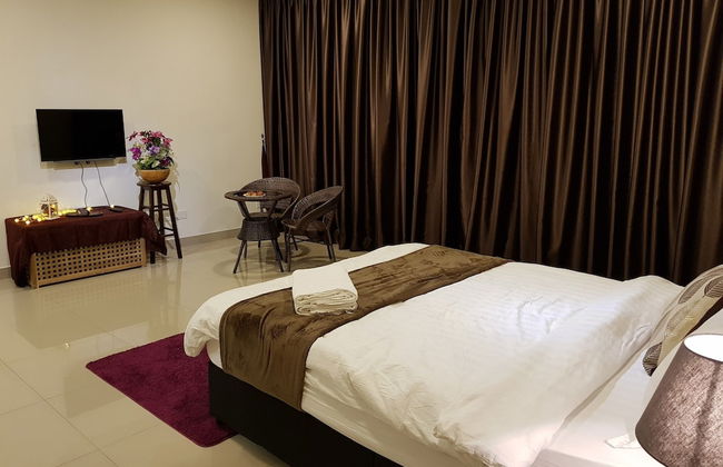 Euzmo Residences at Trefoil - Foto 35