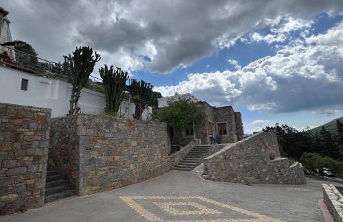 Stone Heaven Villa -Poolside BBQ & Fresh Herbs - Photo 27