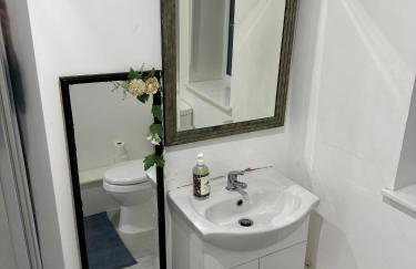 Epsom High Street Apartment 2 - Photo 7