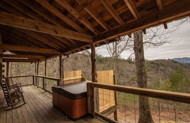 Evie's Mountain Castle 2 Bedroom Cabin by RedAwning - Foto 19