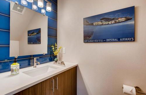 Elegant Townhome Near Old Town, Breweries and River! - Foto 24