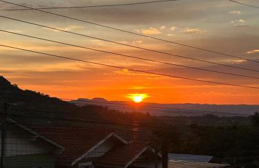 Refúgio Gramado: Seu Lar Temporário na Cidade dos Sonhos - Foto 2