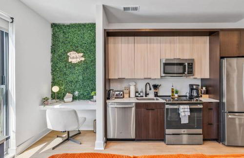 OTR King Bed Free On Site Parking Gym Pool Club Room - Foto 5