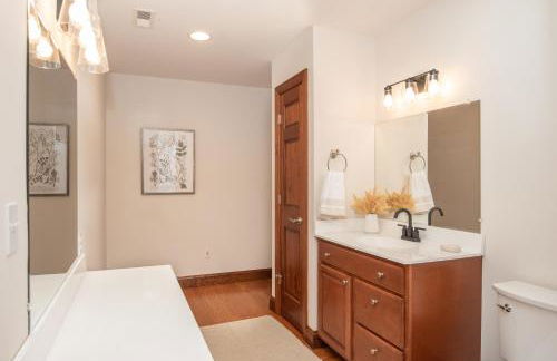 River Haven with Hot Tub - Foto 37