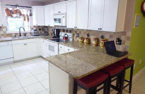 Perfecto Mundo 3, Orlando Area 5BR-2BA-Outdoor Pool-Jacuzzi-Billiard - Foto 16