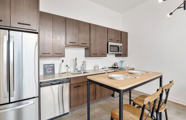 Ballpark Luxury Loft Steps from Arch - Photo 10